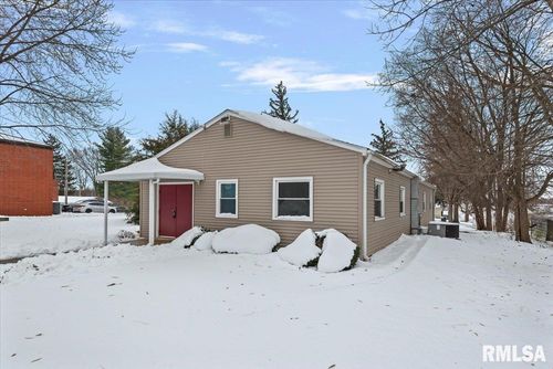 110 W Main St, Pleasant Plains, IL, 62677-3594 | Card Image