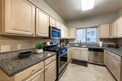 1072 - 5250 S Rainbow Boulevard, Condo with 3 bedrooms, 2 bathrooms and null parking in Las Vegas NV | Image 3