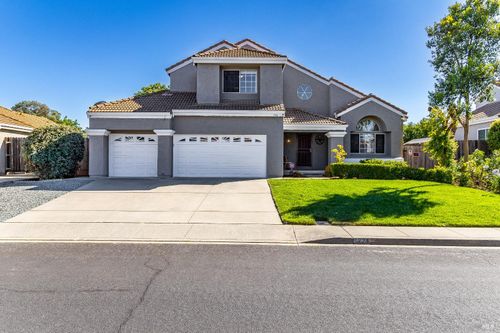 724 Bundoran Way, Vacaville, CA, 95688 | Card Image