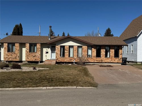 56 Mayo St, Lanigan, SK, S0K2M0 | Card Image