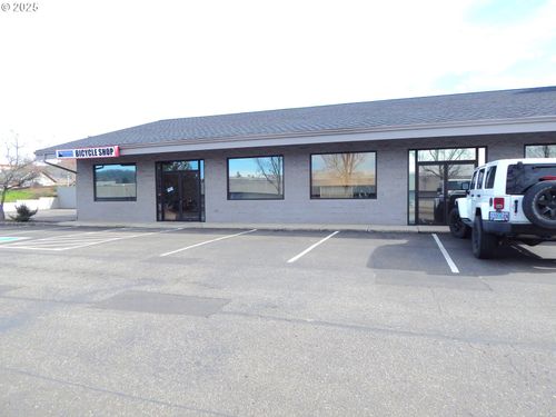 102-330 Ne Garden Valley Blvd, Roseburg, OR, 97470-2078 | Card Image