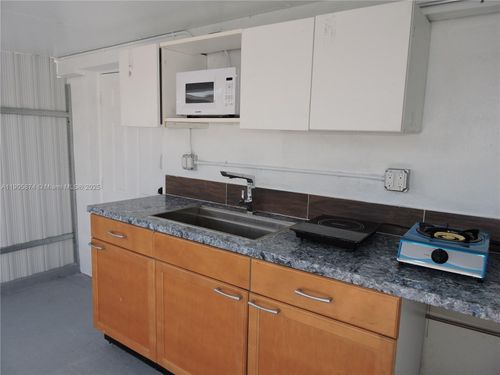 5-5451 W 10th Ave, Hialeah, FL, 33012-2440 | Card Image