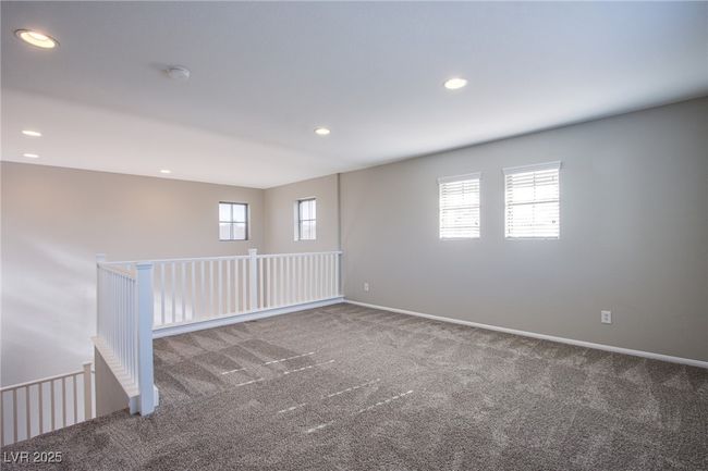 8026 Sunset Creek St, House other with 3 bedrooms, 3 bathrooms and null parking in Las Vegas NV | Image 15
