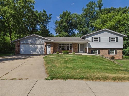 784 N Musket Ridge Dr, Sun Prairie, WI, 53590-3479 | Card Image