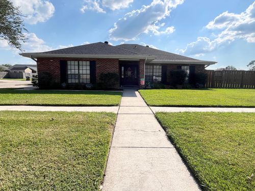 301 Pendleton Dr, Houma, LA, 70360-3931 | Card Image