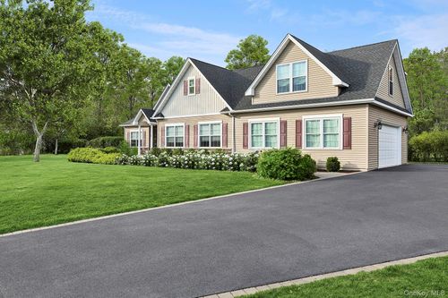 9 Sipala Ct, Manorville, NY, 11949-3391 | Card Image