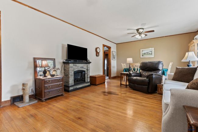 CHESTNUT - 309 Other, House other with 4 bedrooms, 2 bathrooms and null parking in Kadoka SD | Image 6