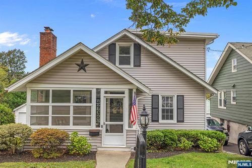 17 Lane Ave, West Caldwell, NJ, 07006-7509 | Card Image