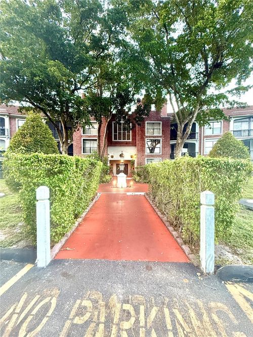 apt-3d-3760 Inverrary Dr, LAUDERHILL, FL, 33319-5159 | Card Image