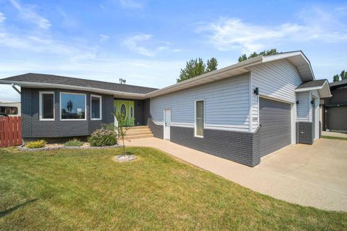 4308 72 Street, Camrose, AB, T4V3X6 | Card Image