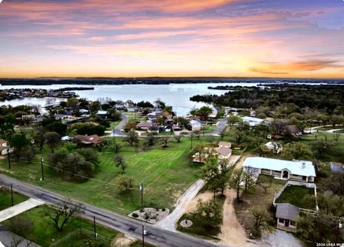 3201 Oak Ridge Dr, Horseshoe Bay, TX, 78657-7027 | Card Image