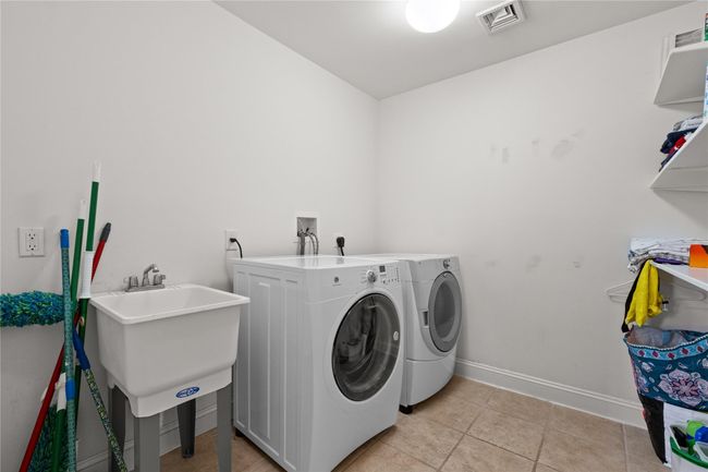 Second floor Laundry | Image 20
