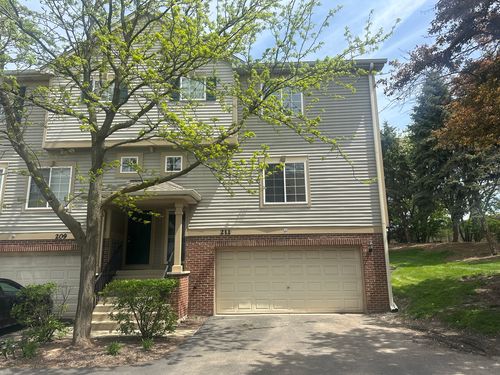 211 Monarch Dr, Streamwood, IL, 60107-3383 | Card Image