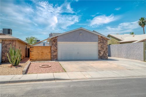 6017 Natures Dr, Las Vegas, NV, 89122-6163 | Card Image