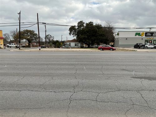 984 Bandera Road, San Antonio, TX, 78228 | Card Image