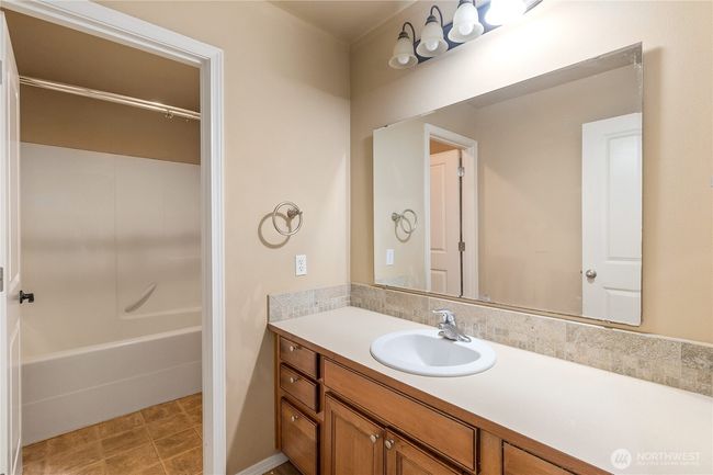932 Tipsoo Loop N, House other with 3 bedrooms, 3 bathrooms and 2 parking in Rainier WA | Image 23