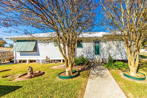 128 St Mary St, Golden Meadow, LA, 70357-3022 | Card Image
