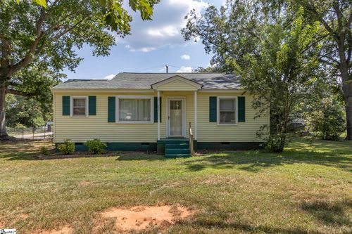201 Blue Ridge Cir, Belton, SC, 29627-8451 | Card Image