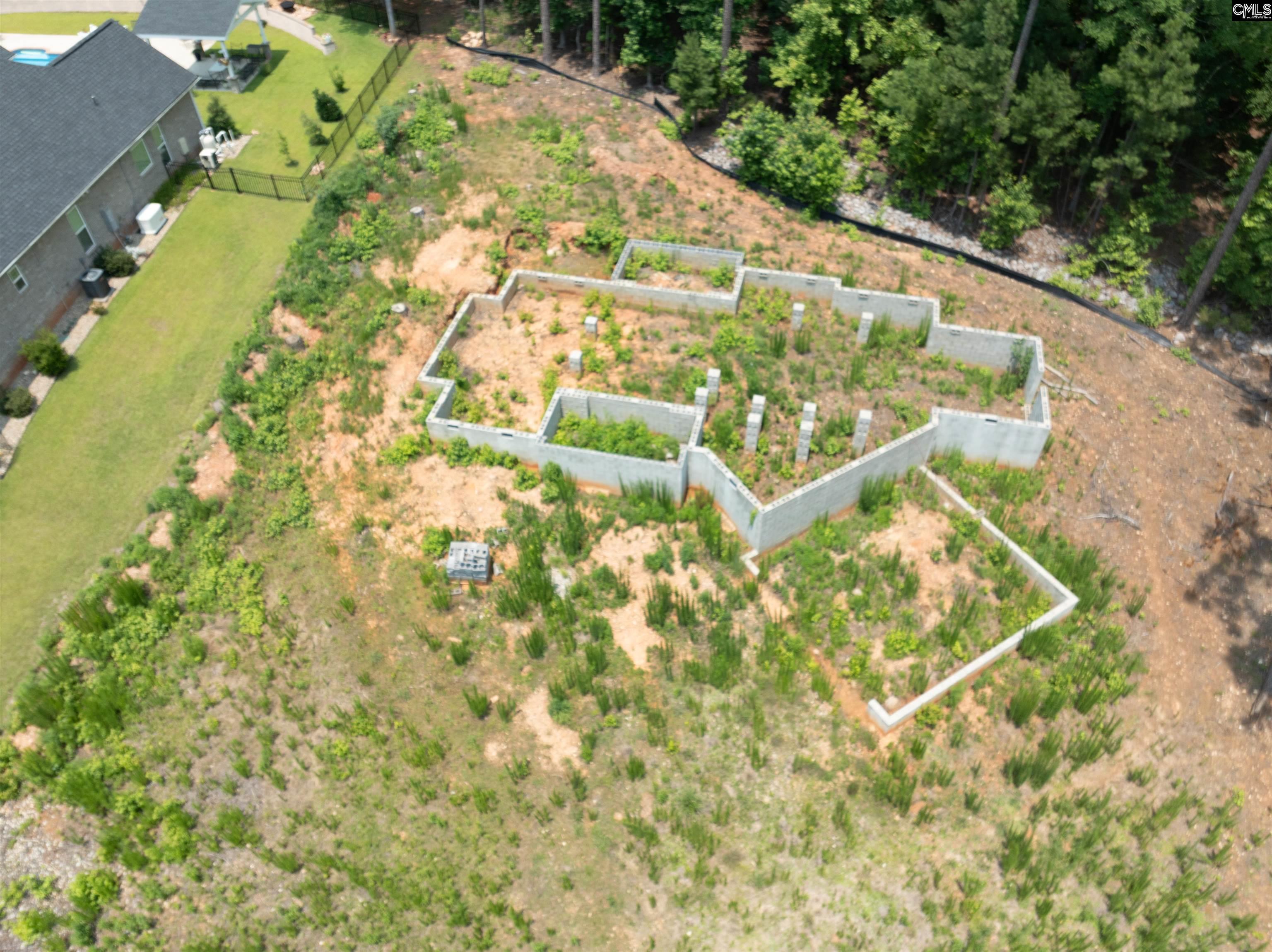 Land in Chapin