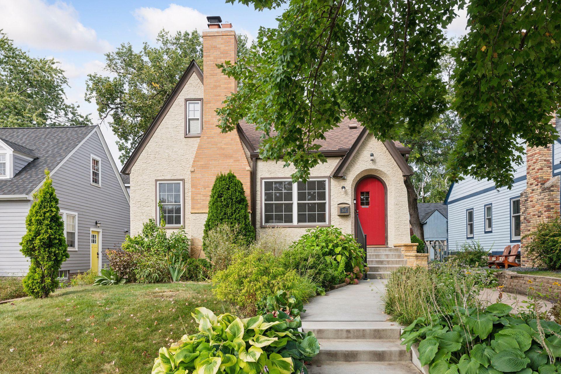 Watson Ave, Saint Paul, MN 55116