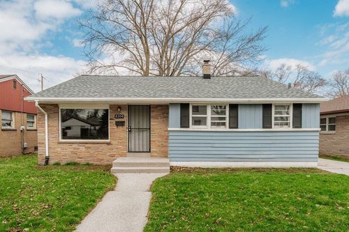 8306 W Ruby Ave, Milwaukee, WI, 53218-4576 | Card Image
