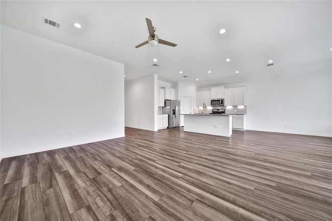 Enough space to entertain or just relax with family and friends. | Image 20