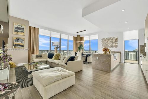 ph5110-1300 S Miami Ave, Miami, FL, 33130-4507 | Card Image