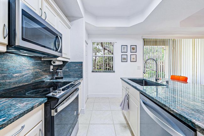 805 - 2880 Hidden Hills Road, Condo with 3 bedrooms, 3 bathrooms and null parking in West Palm Beach FL | Image 5