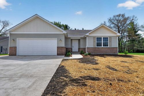 257 E Galbreath Dr, Winamac, IN, 46996-1703 | Card Image