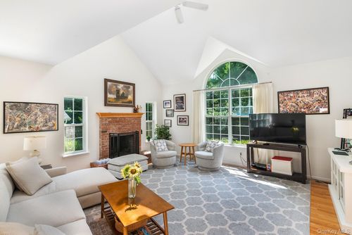 97 Spring Close Highway, East Hampton, NY, 11937 | Card Image