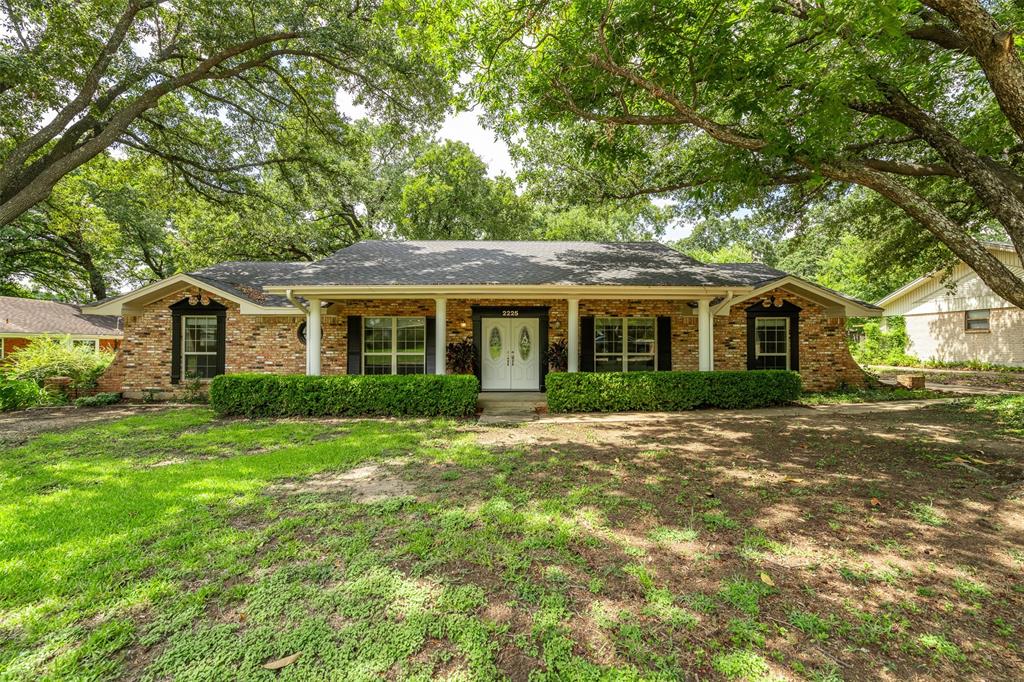 Prince John Dr, Grand Prairie, TX 75050