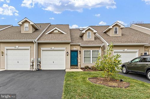 221 Gladstone Way, BEAR, DE, 19701-3517 | Card Image