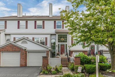 49573 Donovan Boulevard, Condo with 2 bedrooms, 2 bathrooms and null parking in Plymouth Twp MI | Image 2