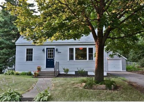 723 Laurel Ave, HUDSON, WI, 54016-1904 | Card Image