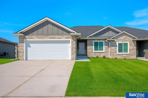 8911 S 42nd St, Lincoln, NE, 68516-3007 | Card Image