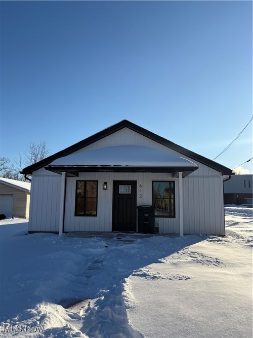 612 Logan Ave, Toronto, OH, 43964-1170 | Card Image