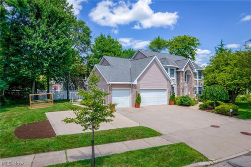 25471 Hilltop Dr, Beachwood, OH, 44122-1360 | Card Image