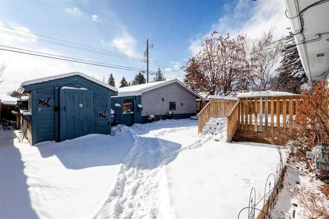4711 29 Avenue Sw, Home with 3 bedrooms, 1 bathrooms and 3 parking in Calgary AB | Image 6