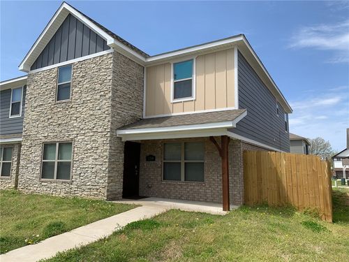 1349 N Corsica Dr, Fayetteville, AR, 72704-7156 | Card Image