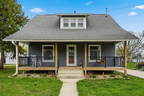 706 5th St Ne, Independence, IA, 50644-2061 | Card Image