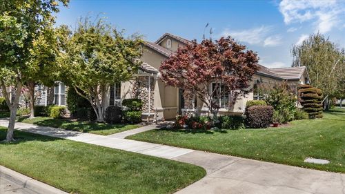 1676 Calhoun Ave, Ripon, CA, 95366-9347 | Card Image