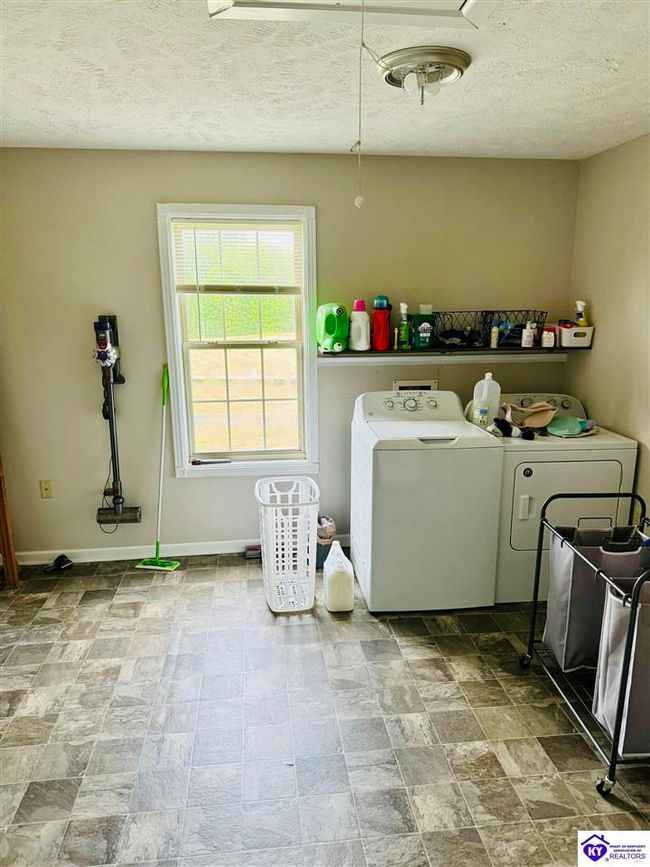 5906 Hudgins Hwy, House other with 6 bedrooms, 2 bathrooms and null parking in Summersville KY | Image 13