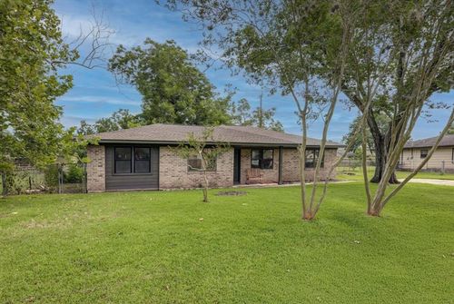 229 Burkett St, Richwood, TX, 77531-2601 | Card Image