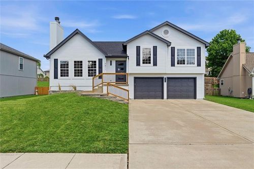 7411 N Mckinley Ave, Kansas City, MO, 64158-2005 | Card Image