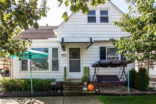 29306 Oakdale Rd, Willowick, OH, 44095-4756 | Card Image