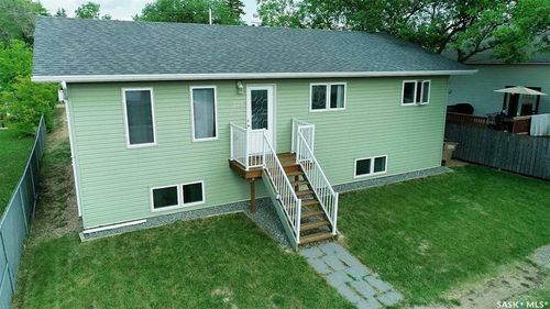 216 2nd Ave S, Melfort, SK, S0E1A0 | Card Image
