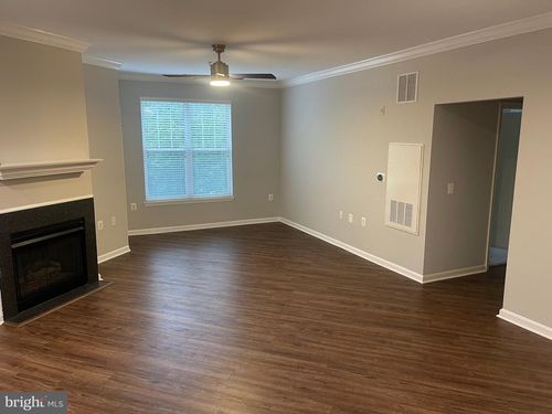 1-304-3851 Aristotle Ct, FAIRFAX, VA, 22030-7489 | Card Image