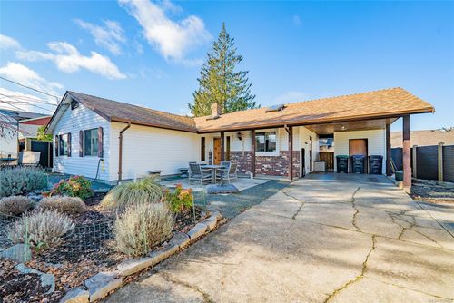 319 Meadow View Pl, Parksville, BC, V9P1W2 | Card Image