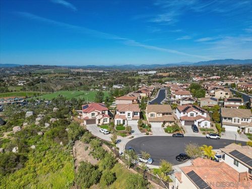 1517 Leonis Pl, Vista, CA, 92083-1994 | Card Image