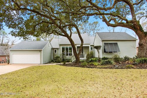 7928 Hapuna Pl, Diamondhead, MS, 39525-3615 | Card Image